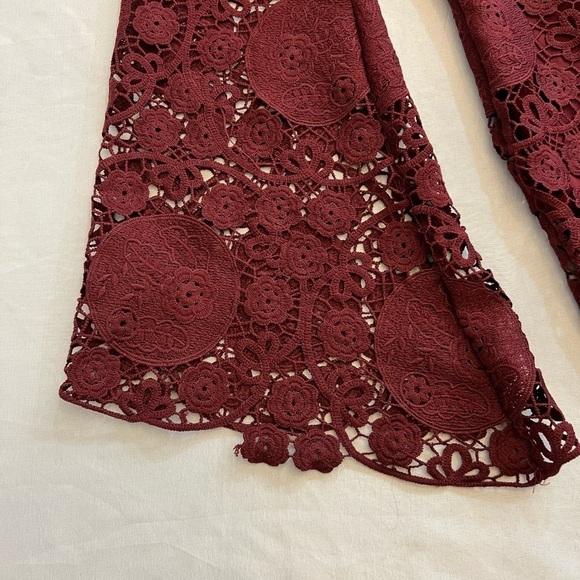 FREE GENERATION Lace Dress with Bell Sleeves, Size Medium. Gorgeous! - Picture 9 of 10